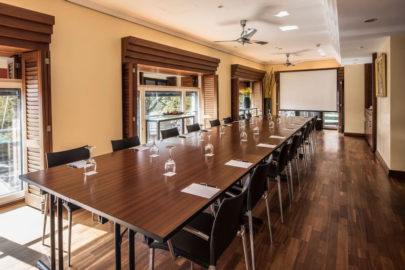 Meeting Room Colonial