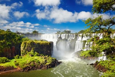 Vista del paisaje de las Cataratas del Iguazú cerca de Grand Panorámico