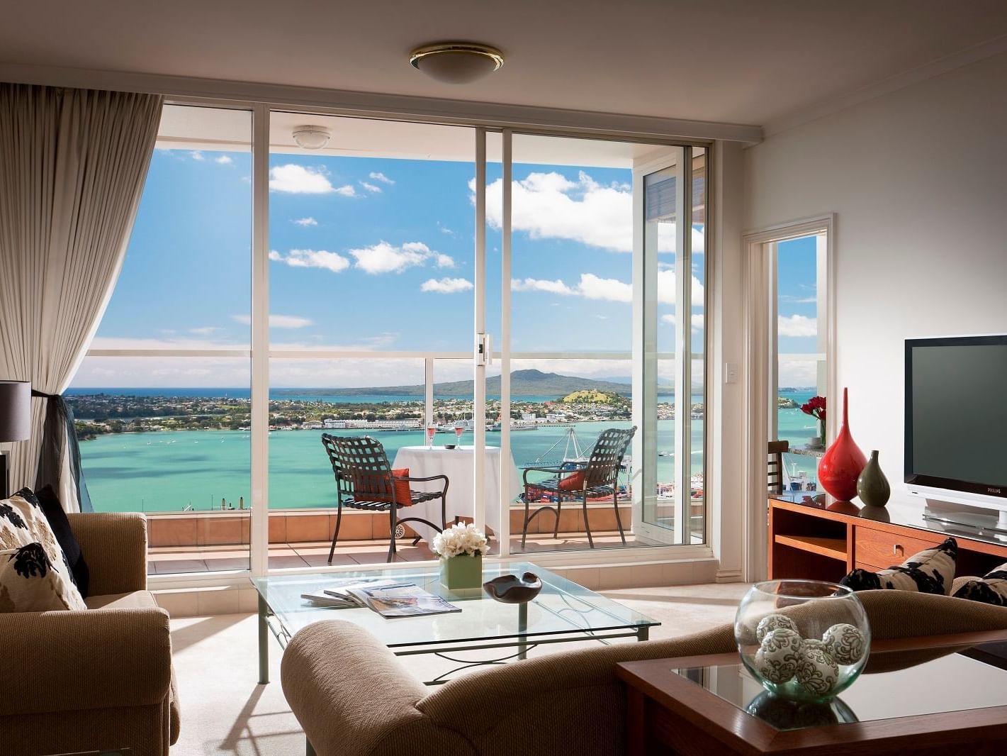 Quay_West_Suites_Auckland_Three_Bedroom_Lounge