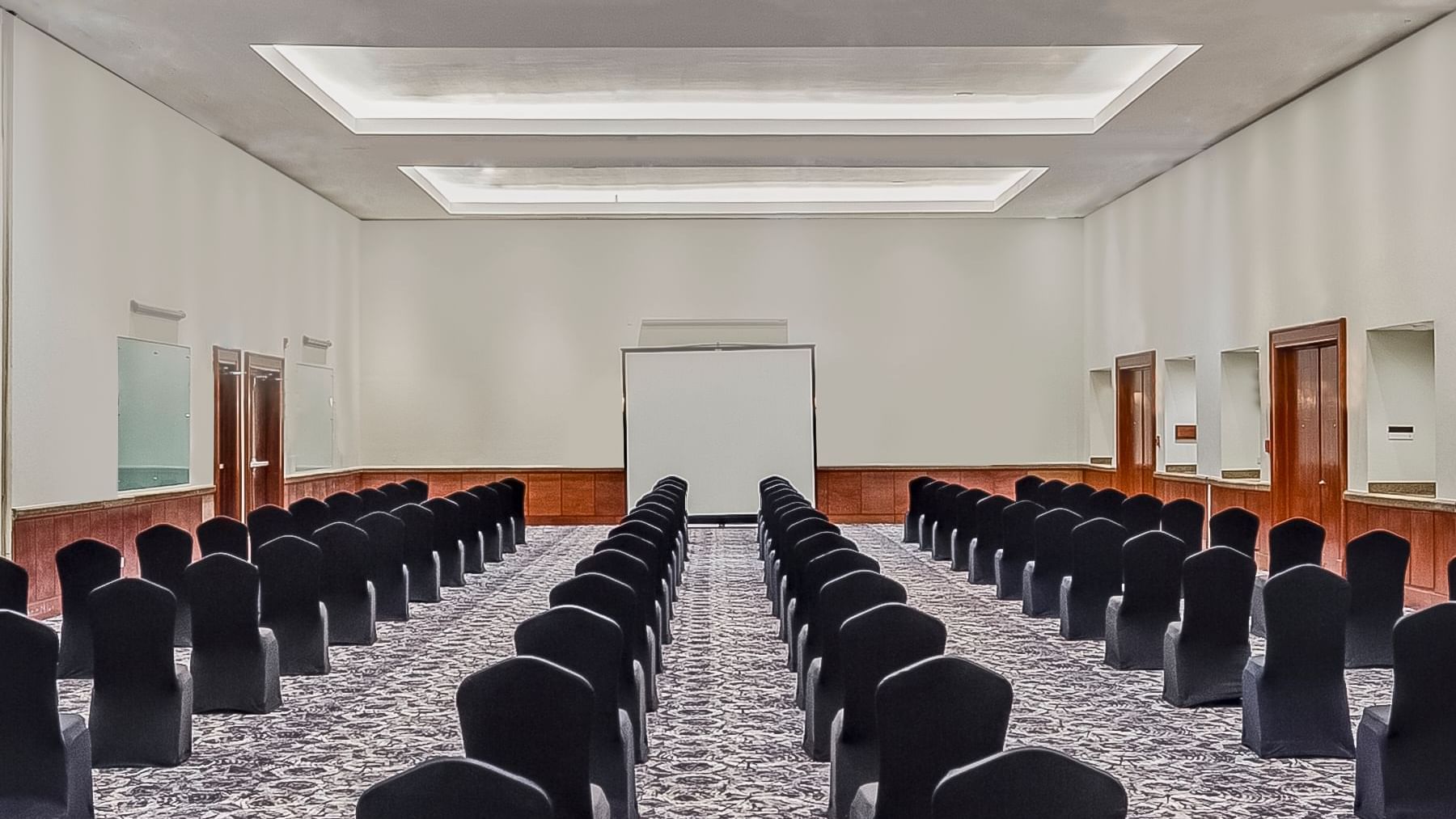 Seating arrangement in a Meeting Room at Fiesta Americana 