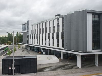 UniLodge @ ANU - Lena Karmel Lodge exterior