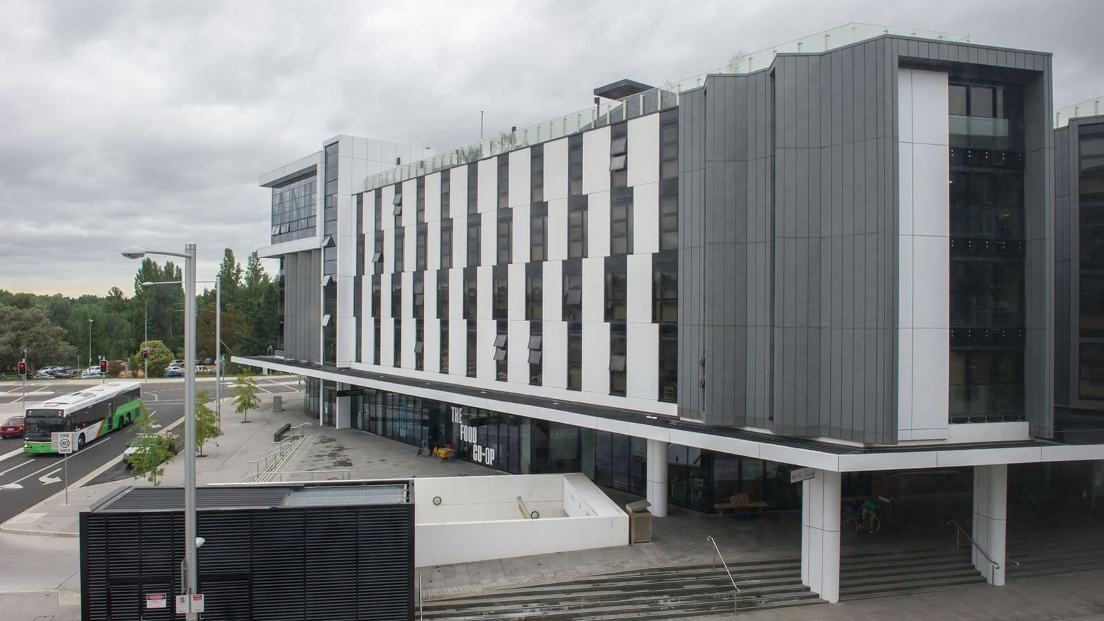 UniLodge @ ANU - Lena Karmel Lodge exterior