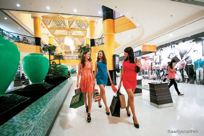 Ladies shopping at Sunway Pyramid Mall near Sunway Velocity Hotel
