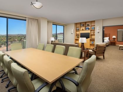 EXECUTIVE SUITE