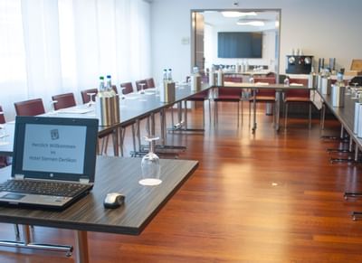 U-style table layout in Seminar Room at Hotel Sternen Oerlikon