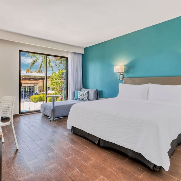 Bed in Executive Room, 1 King at Fiesta Americana Travelty