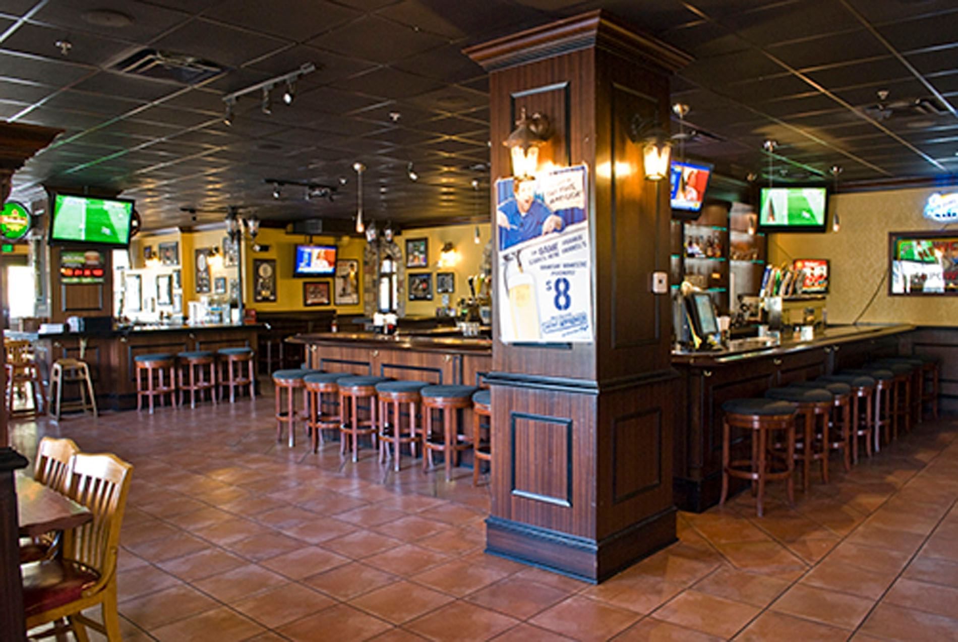 Bar counter of Frankie Farrell’s Irish Pub & Grille at Lake Buena Vista Resort Village & Spa