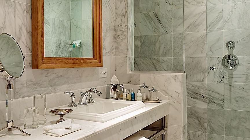 el Prado Palo Alto Guest Bathroom