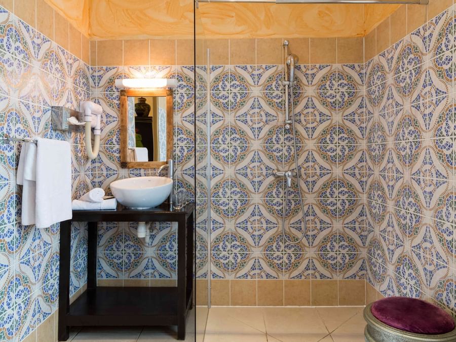 Bathroom Hotel & SPA du Domaine des Thomeaux
