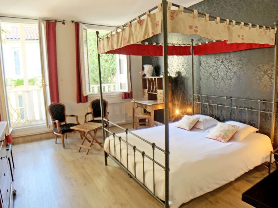 Interior of the Double bedroom at Hotel Roca-Fortis