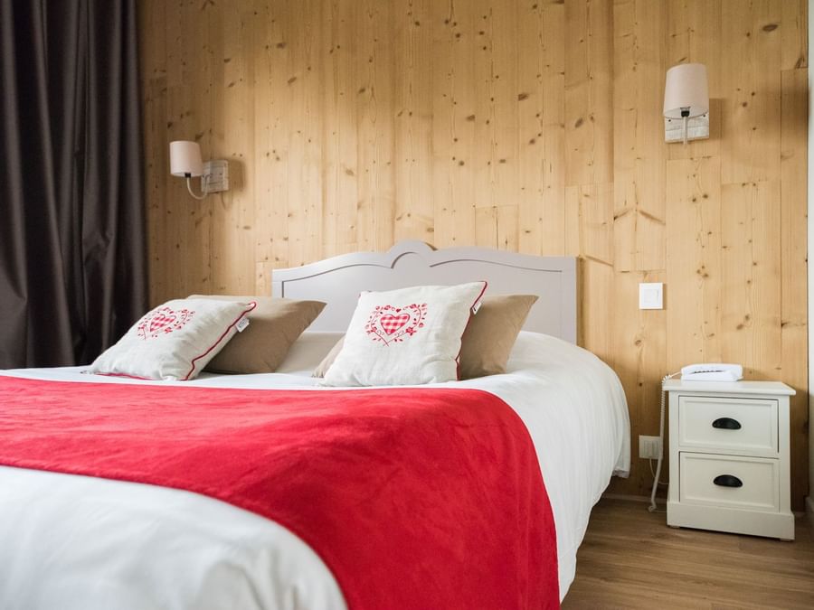 Interior of Chambre Confort at Originals Le Kastelberg