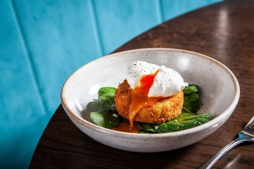 Eggs Benedict in Restaurant & Bar at Clermont Charing Cross