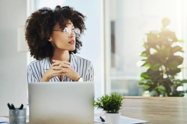 Women thinking about how to choose the right training programme