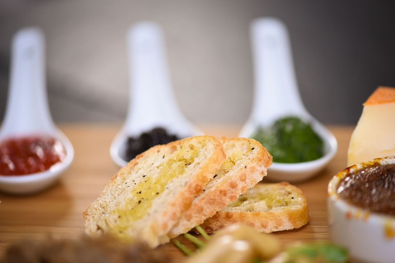Coast Canmore Hotel & Conference Centre - Dining(15)