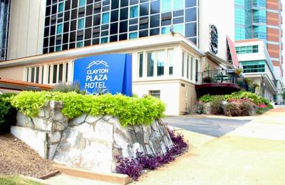 Exterior view of the main entrance at Clayton Plaza Hotel
