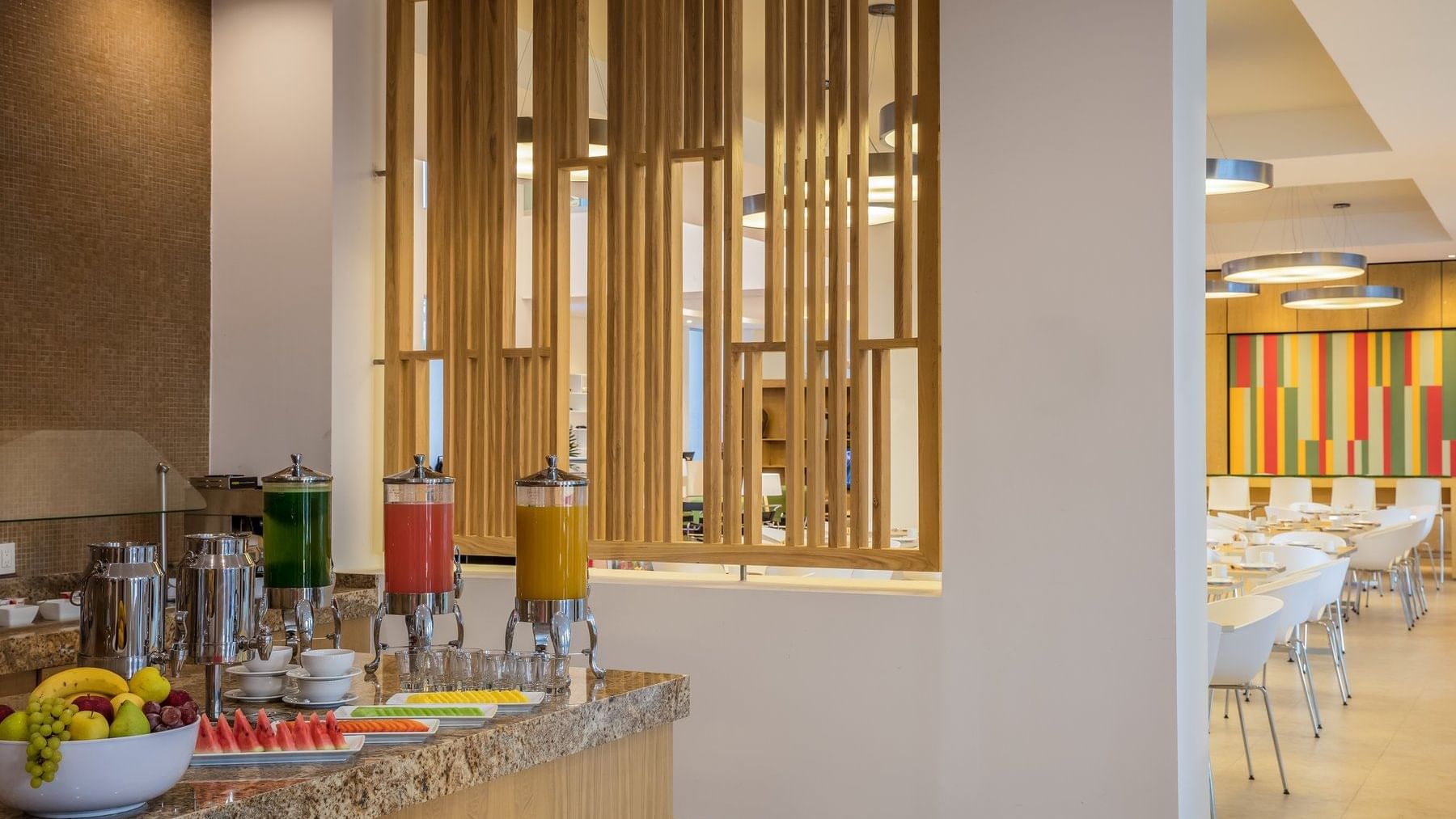 Buffet area with restaurant at Fiesta Inn Silao Puerto Interior