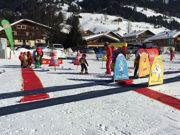 Club pour enfant PiouPiou débutant ski activites hotel les gentianettes