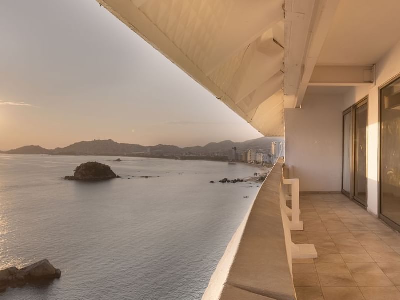 Balcony with Sea view in Master Suite Premium, Fiesta Americana