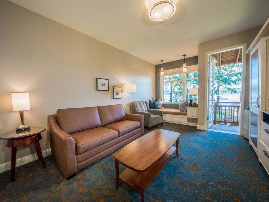 Living room in Courtyard Suite Room at Alderbrook Resort & Spa