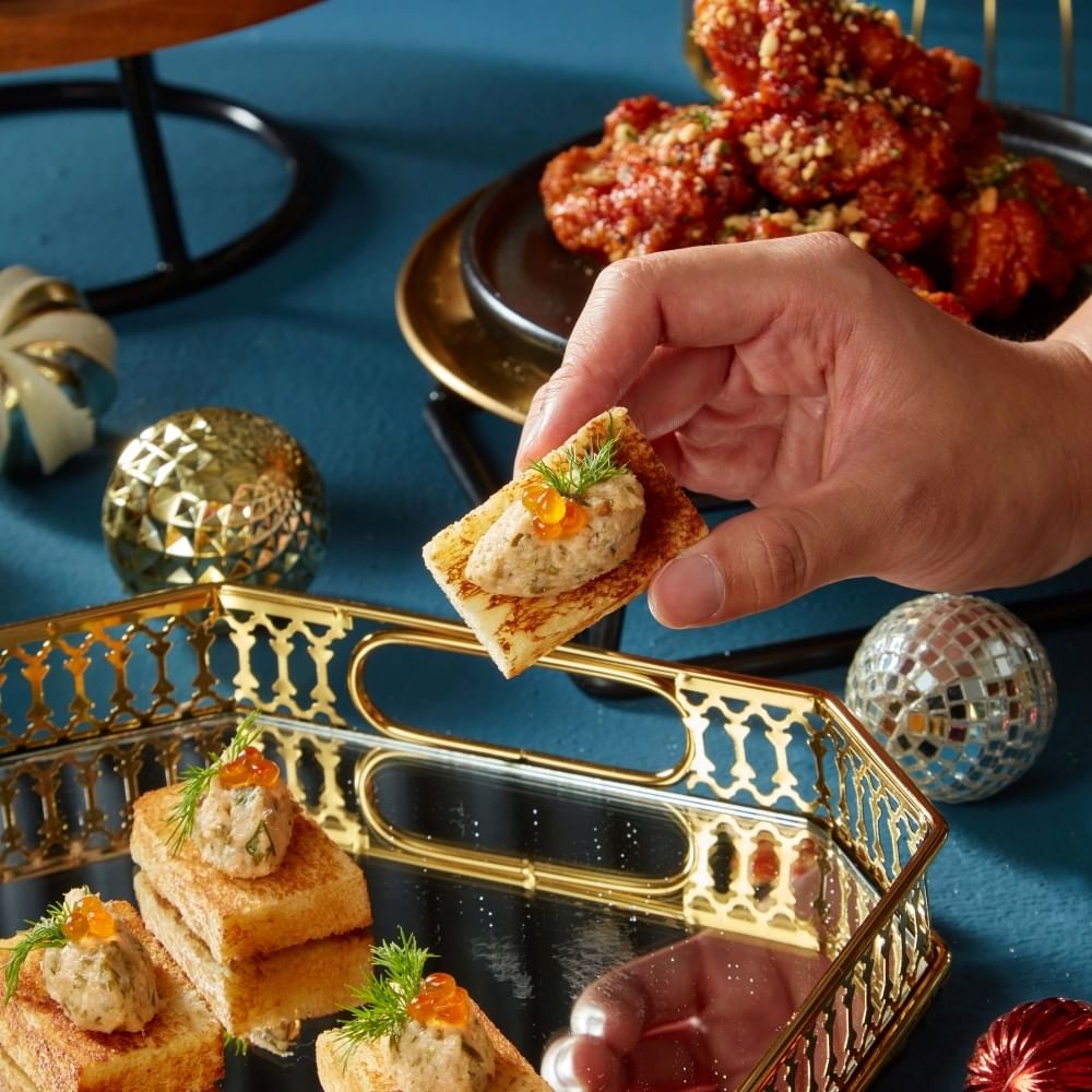 New Year's Eve 2025 Celebrations in Bangkok - Sindhorn Midtown Hotel Bangkok, Vignette Collection by IHG - New Year's Eve 2025 Pool Party