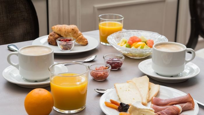 Closeup of a breakfast meal served at Hotel Bulles by Forgeron
