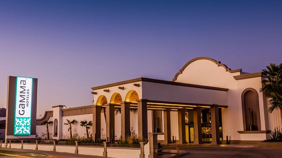 Exterior view of hotel & motor lobby at Gamma Ciudad Juarez