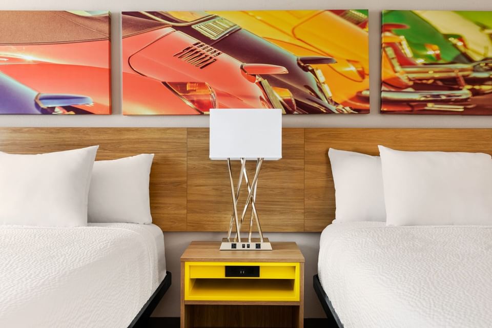 Double bedroom in Days Inn Chattanooga at Defoor Hospitality