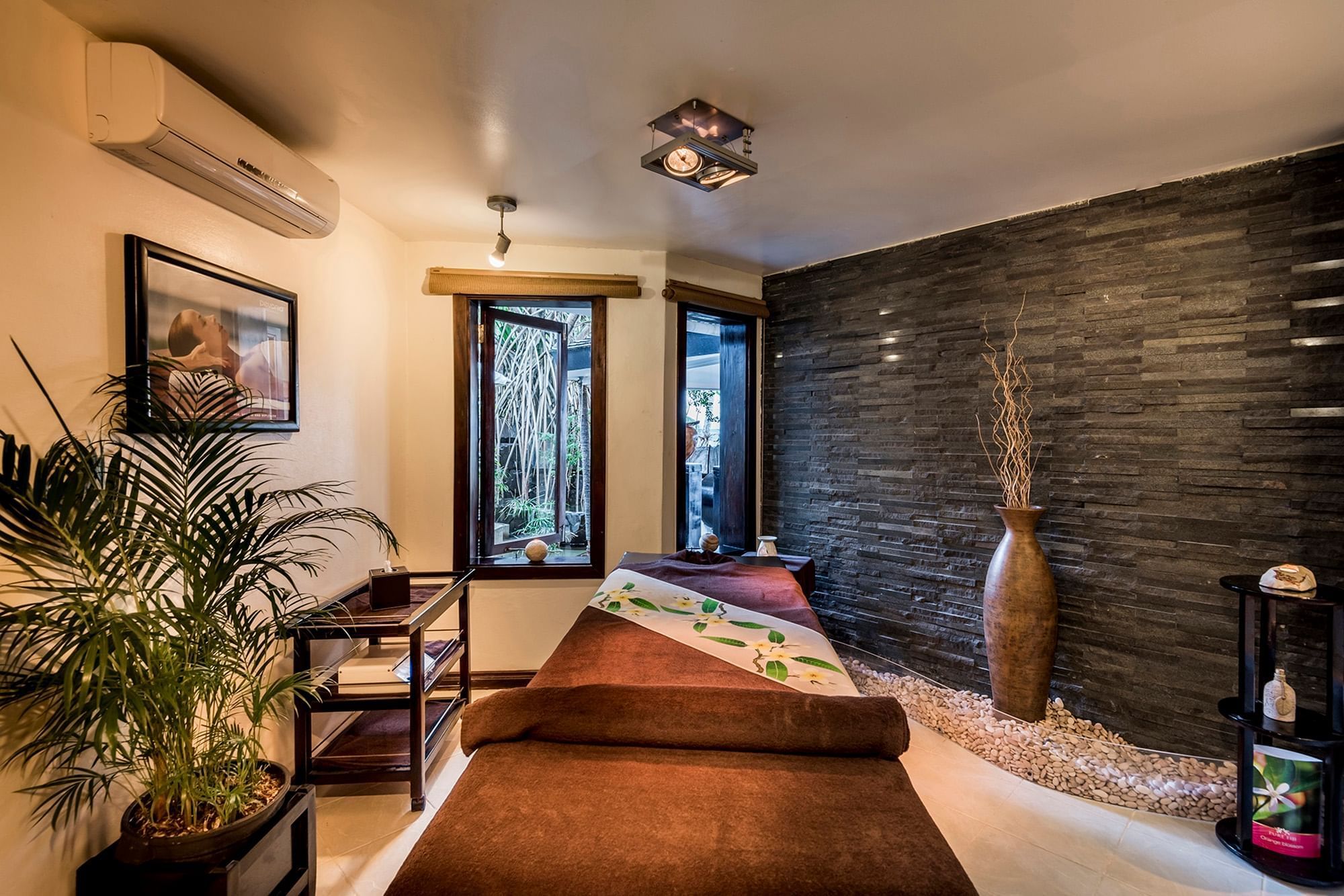 A Massage & spa amenities in a Spa at Warwick Fiji