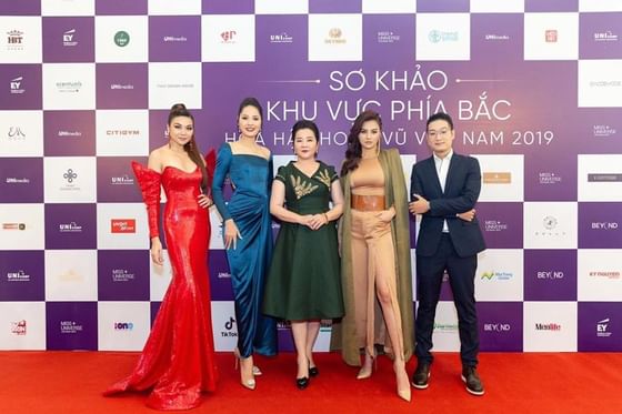 Red carpet photo shoot at Hanoi Daewoo Hotel