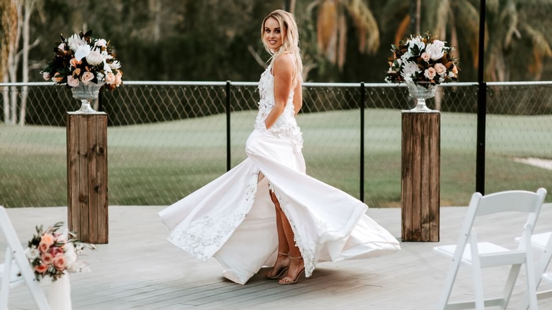 A happy bride posing at Mercure Gold Coast Resort
