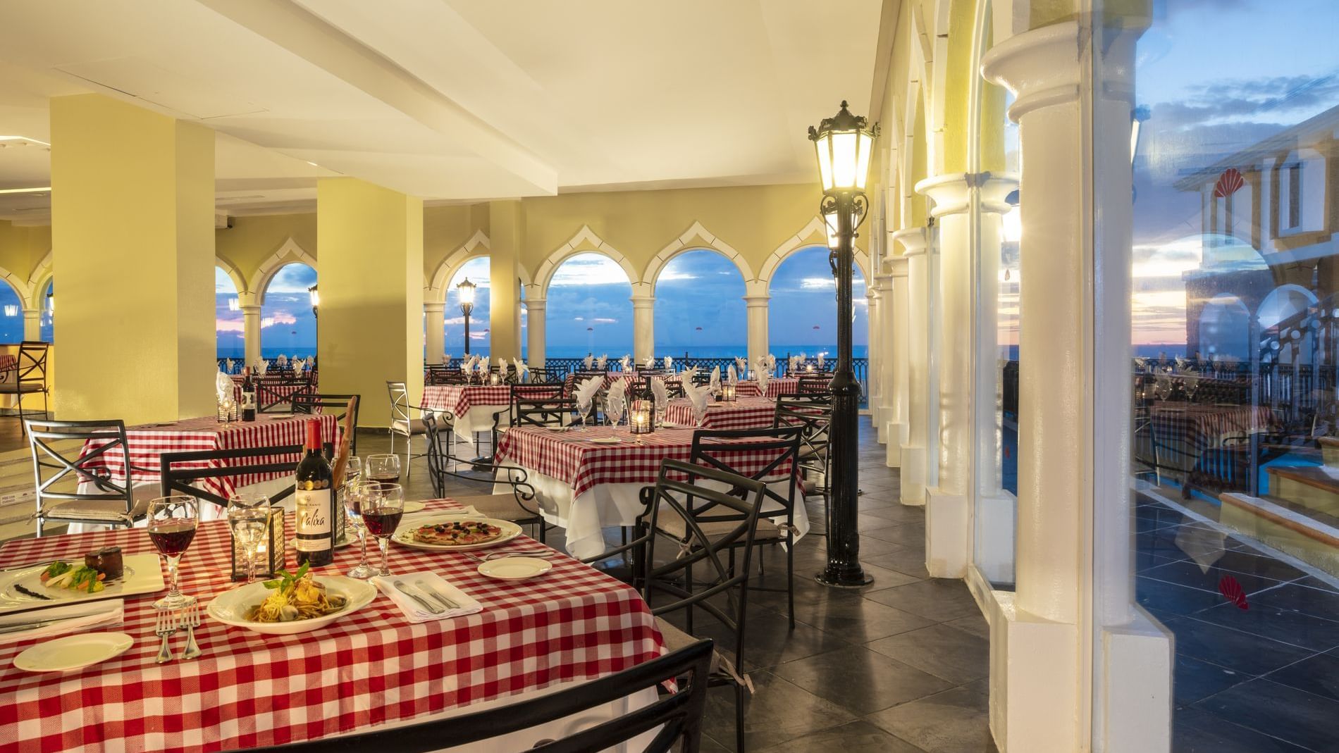 Piazza Italia – Italian Fine Dining And Nightlife