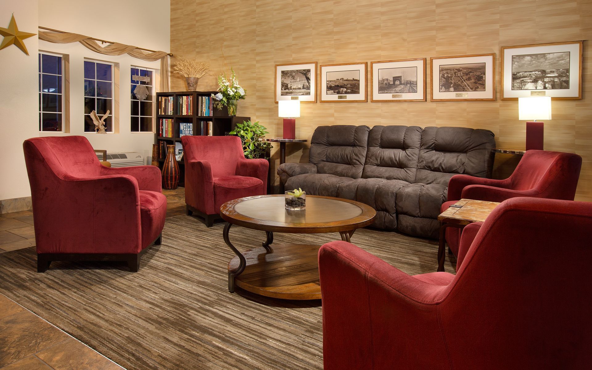 Coast Hilltop Inn - Lobby