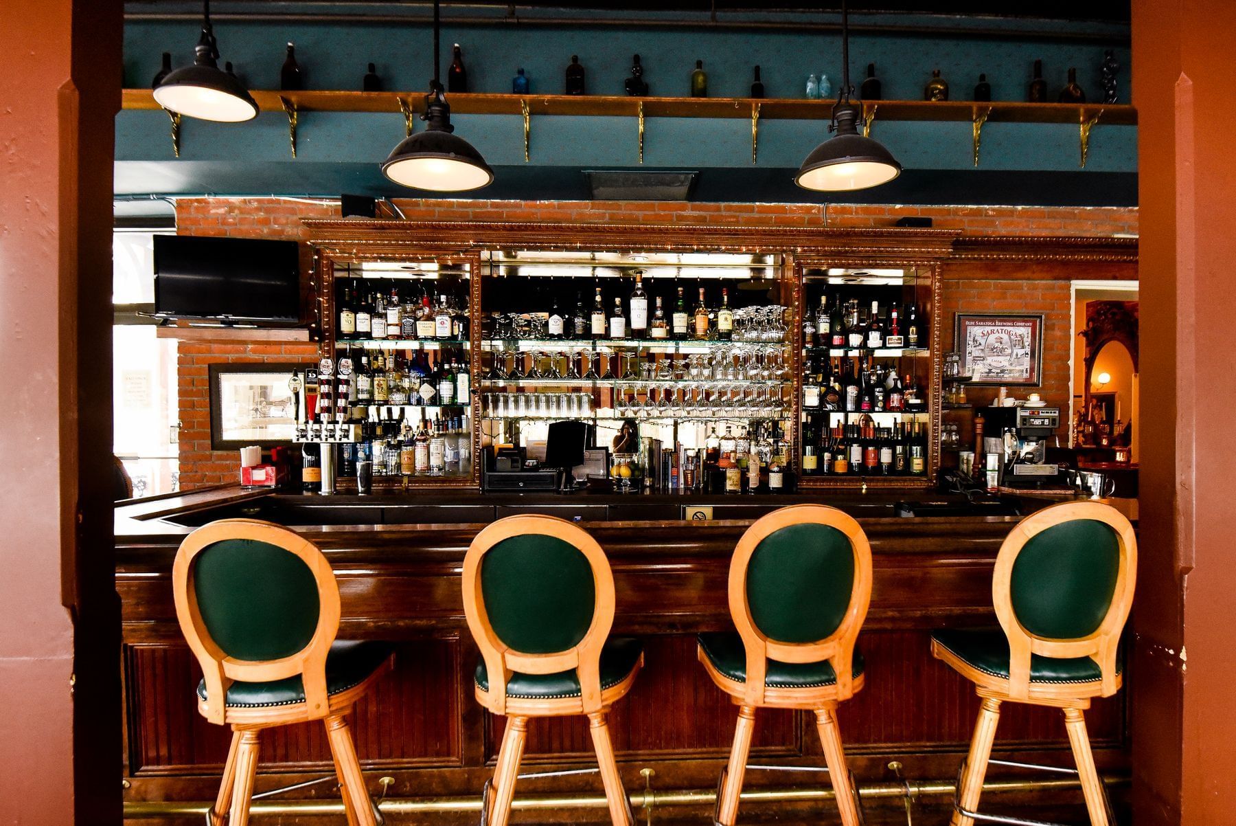 Downtown Saratoga Tavern on Broadway Inn at Saratoga