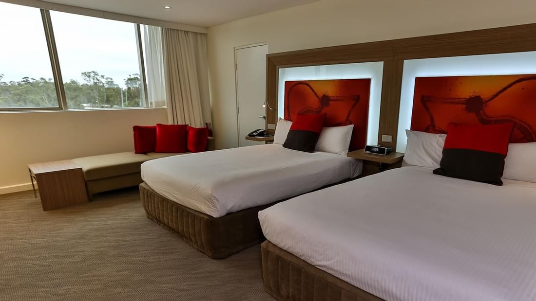 Interior of Standard Twin Room with twin beds at Novotel Sydney