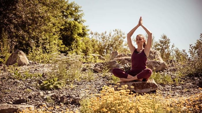 Falkensteiner Balance Resort Stegersbach Yoga im Permagarten