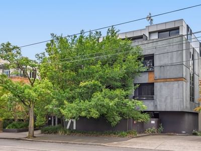 Student Living on Riversdale - External