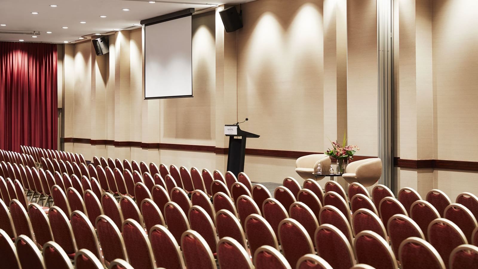Riverside_Ballroom_-_Theatre_1