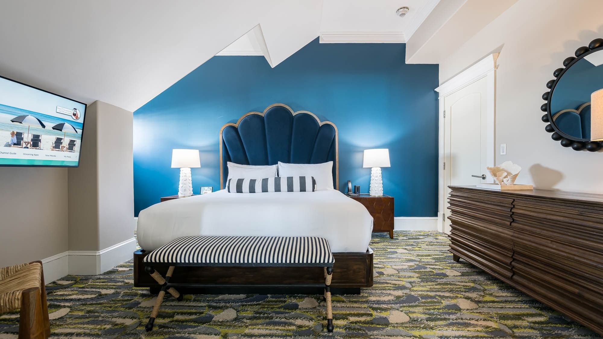 King Bed in The Pearl Suite 