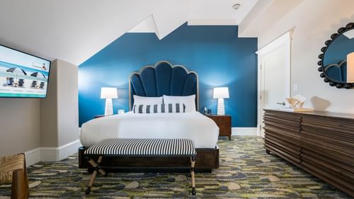 King Bed in The Pearl Suite 