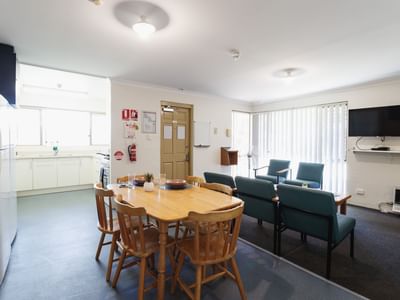 8 Bedroom Apartment Common Area