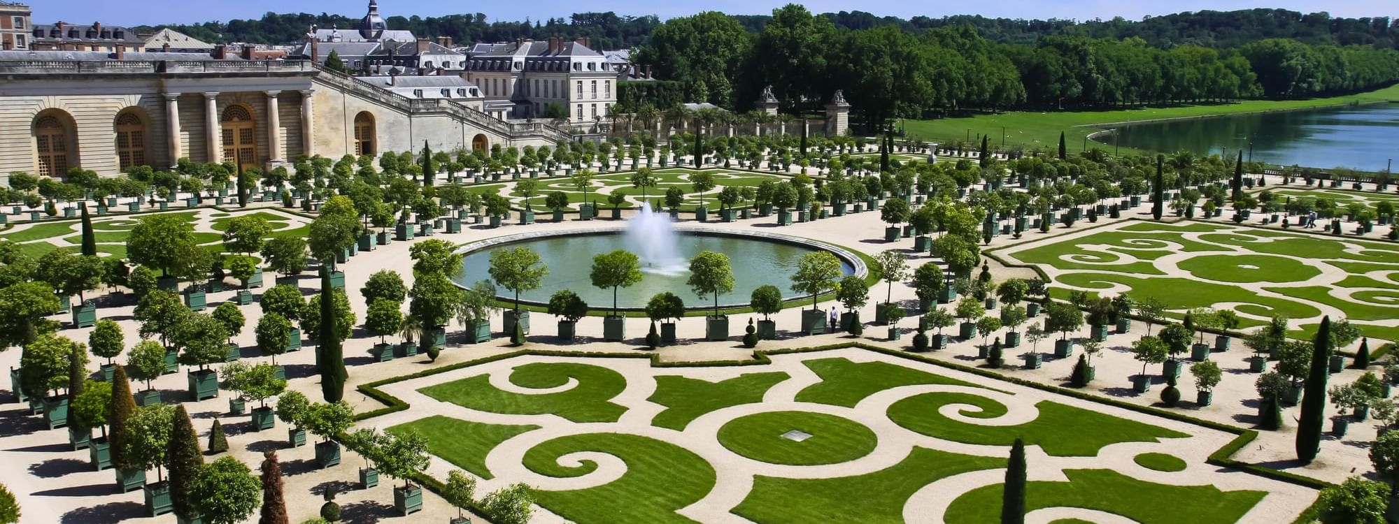 Distant view of the Palace of Versailles near Warwick Paris Champs Elysées