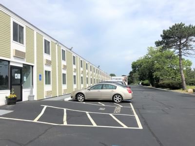 Parking lot & hotel exterior