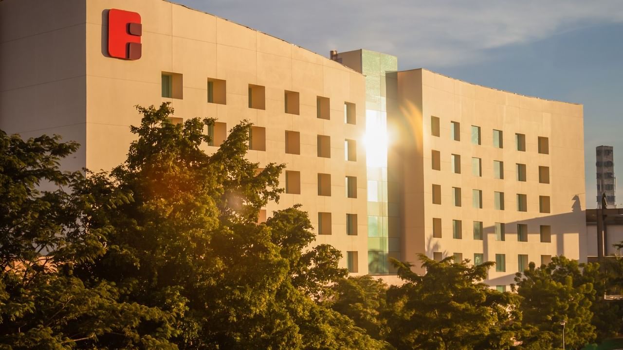 Exterior view of the Fiesta Inn Culiacán