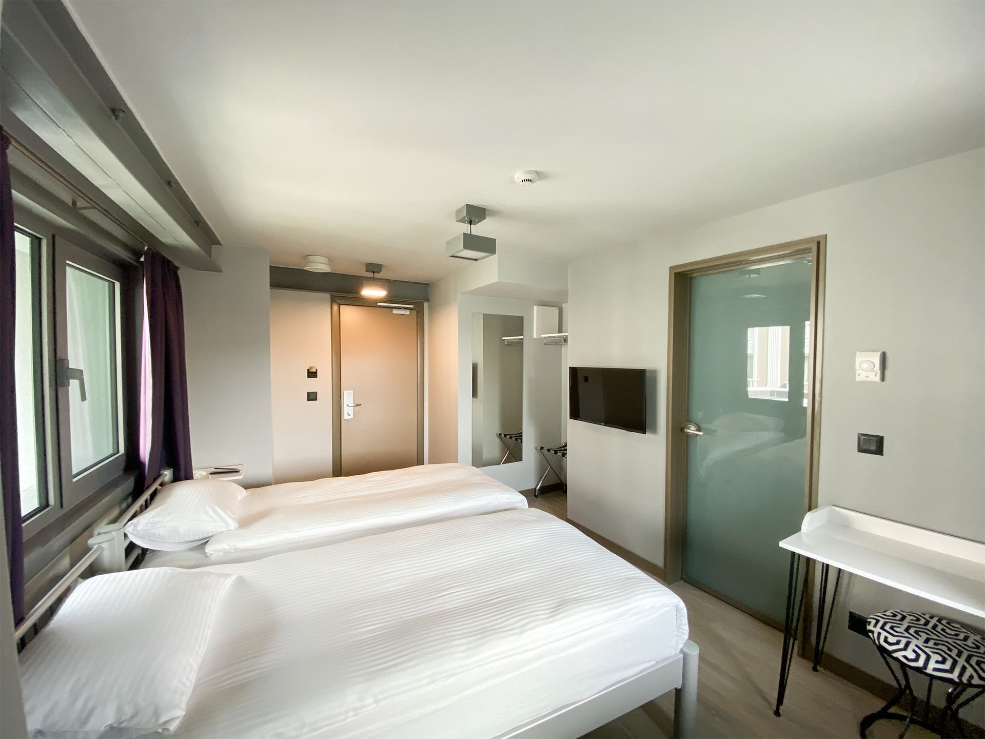 Interior of a Standard Twin room at  Eresin Hotels Express