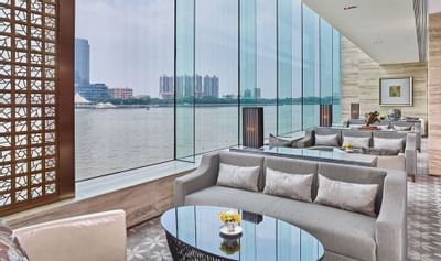 Hotel Lobby Lounge area with a city view at White Swan hotel