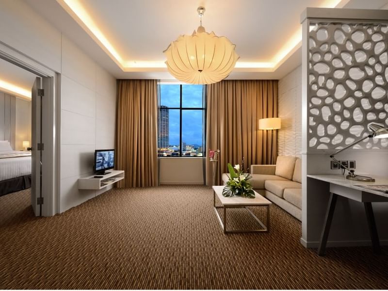 Twin beds in Deluxe Plus Twin Room at Sunway Lagoon Hotel