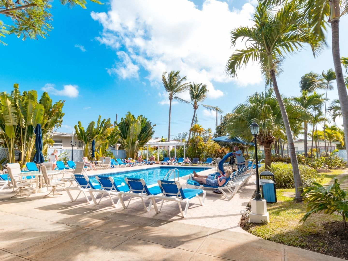 Exterior Time Out Hotel Barbados (9)
