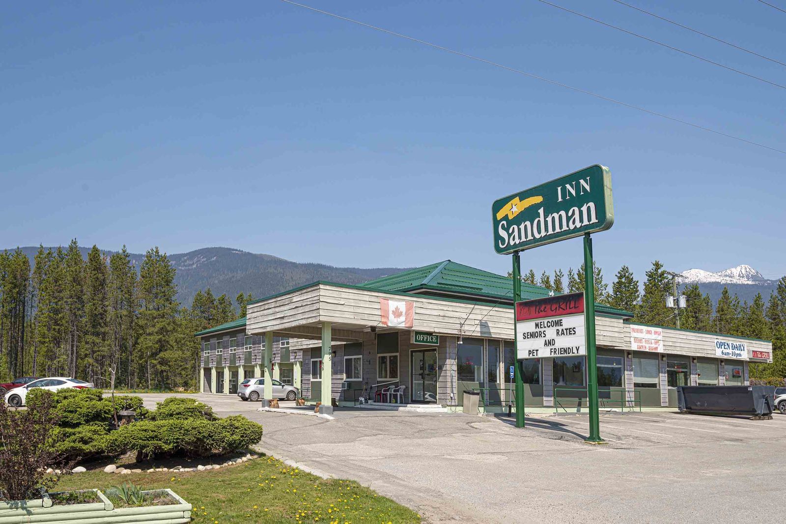 Contact Sandman Inn Blue River Blue River BC Hotels