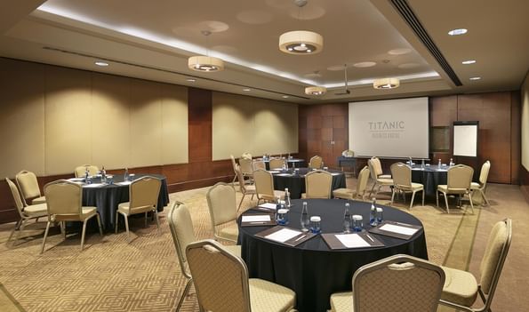 Titanic Business Kartal'daki Porto 2 şık bir düzenleme ile kullanıma hazır olarak sizleri bekler.