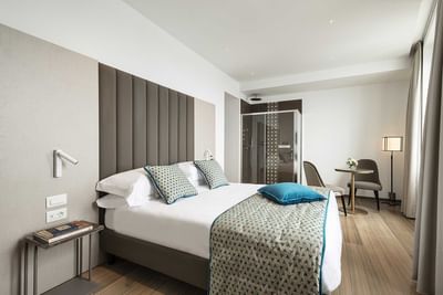 Horizon Room with a dining table at Sublimis Boutique Hotel Camogli